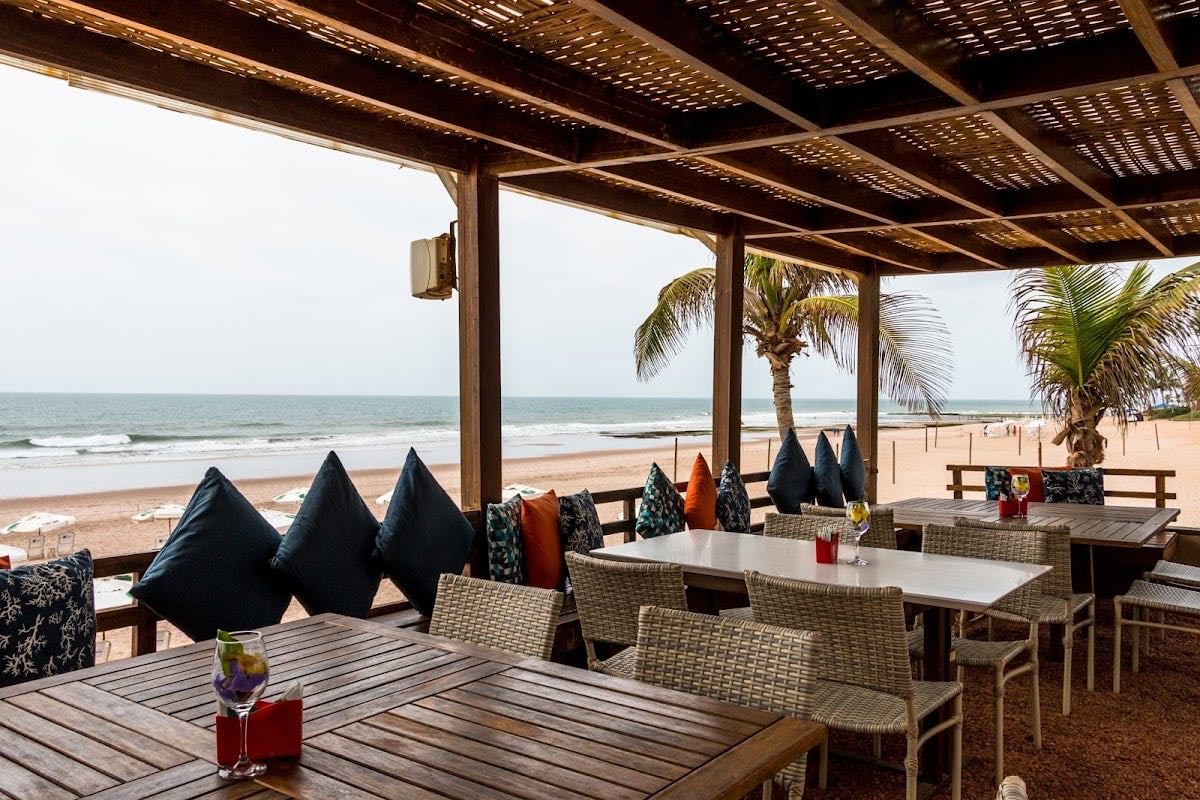 O Lôro Stella Maris: Barraca de Praia, Restaurante, Bar, Salvador BA