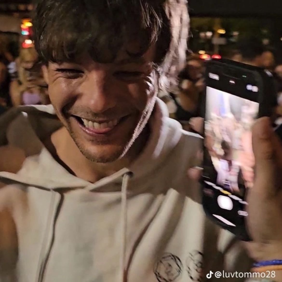 louueh - he just looks so happy