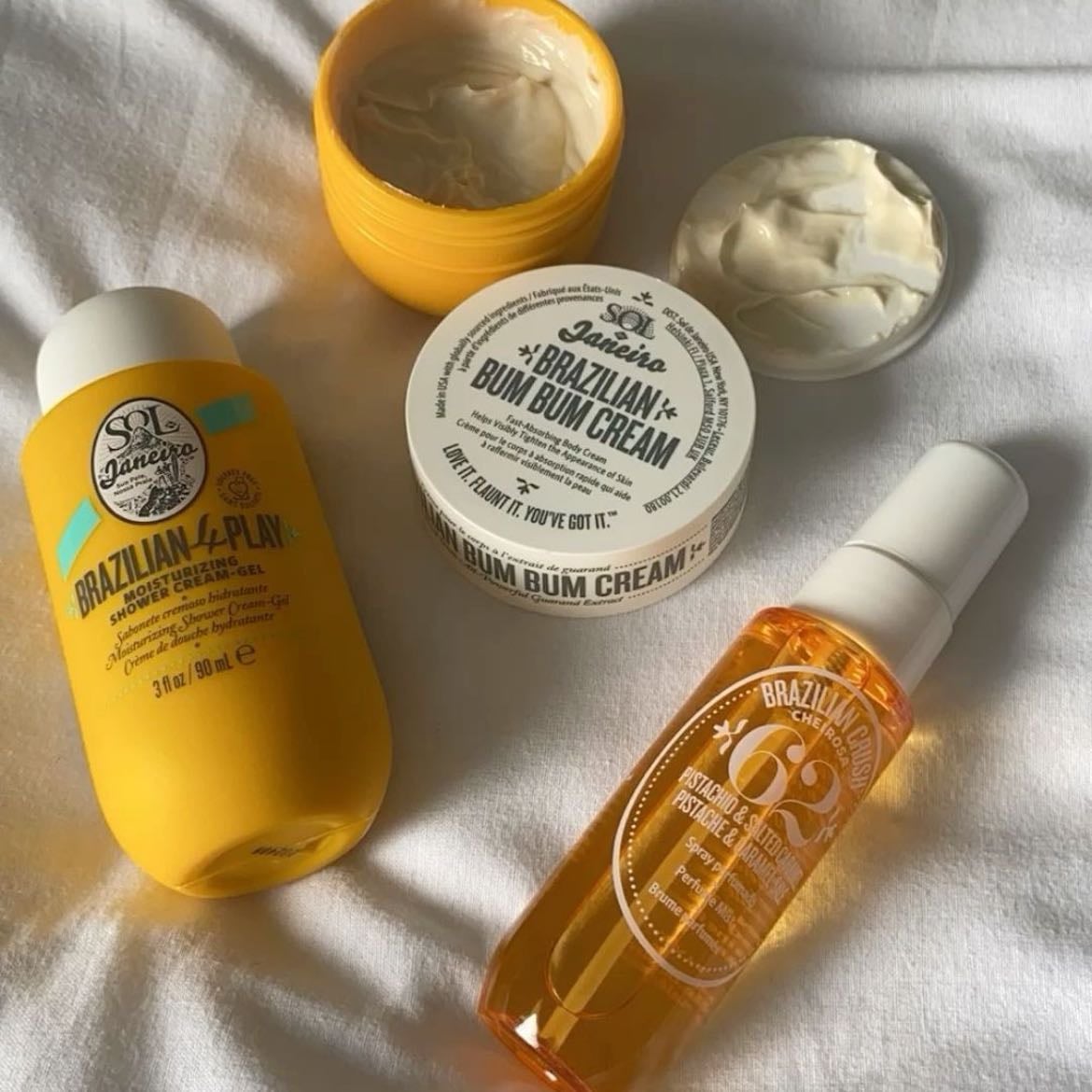 Río de Janeiro Body Wash - Es perfecto para el verano. Hueles a playa y hace el layering perfecto con la crema y el perfume de la misma línea ✨