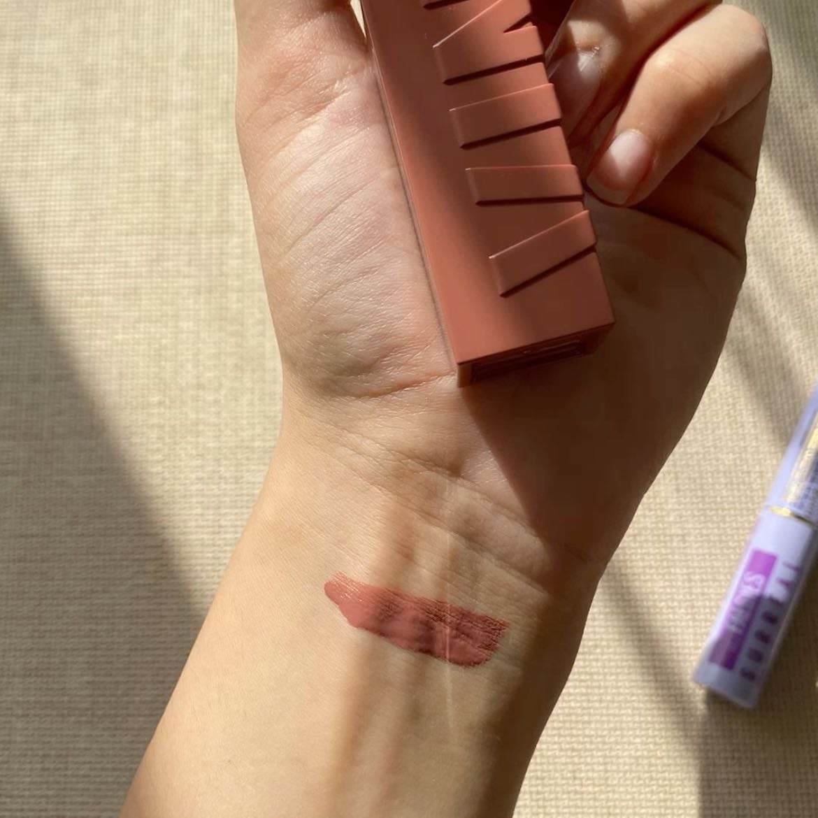 Maybelline Vinyl #15 Peachy 🍑 - El mejor tono para pieles cálidas ✨El tono peachy perfecto 🌸
