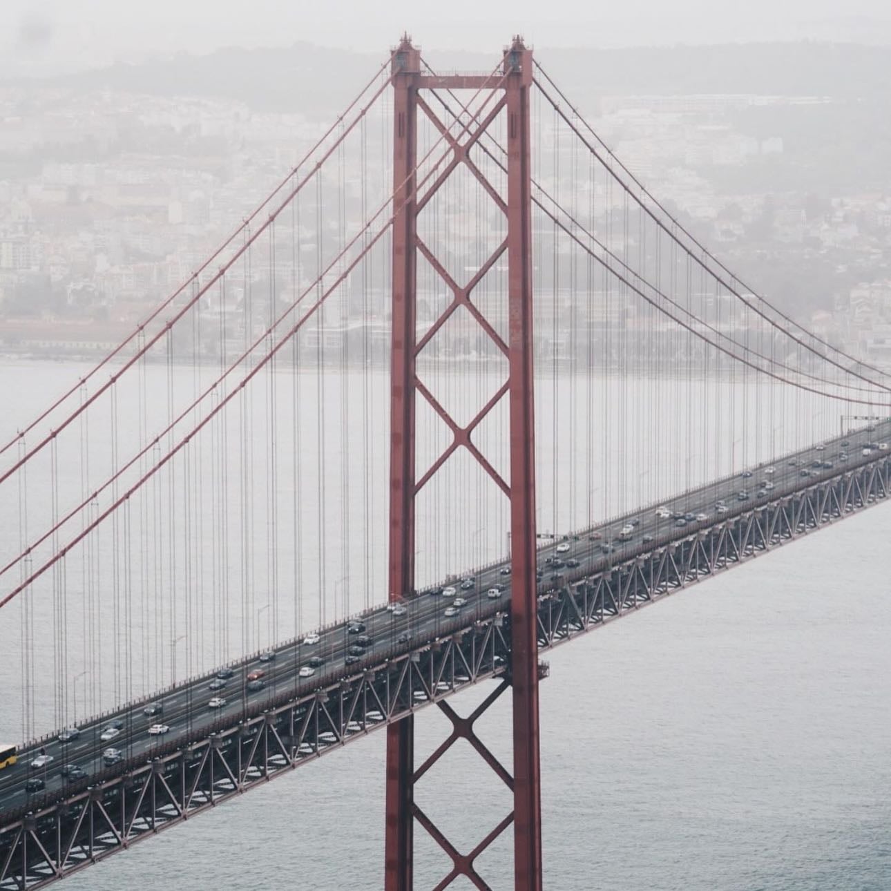 Puente 25 de Abril