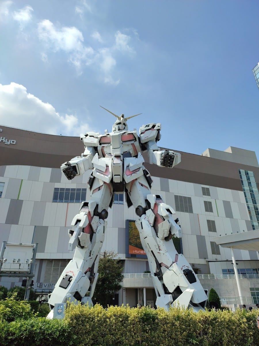 The Life-Sized UNICORN GUNDAM Statue
