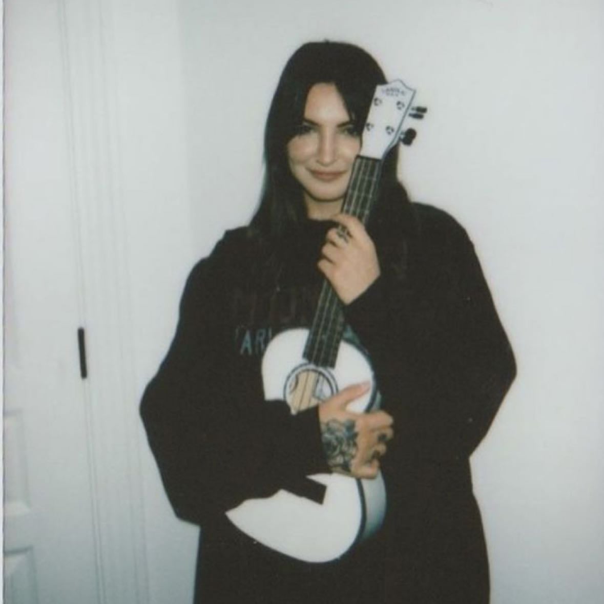 Julia Michaels - Artist