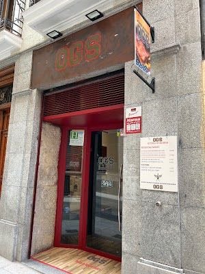 OGS Hyped Smash Burgers - Solo tienen una burger en carta y te es suficiente. Su ligero sabor picante de la mayonesa es espectacular. Doble Cheese OGS es basic. Es perfecta