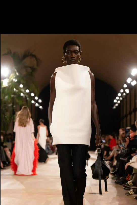 Balenciaga, look 20.