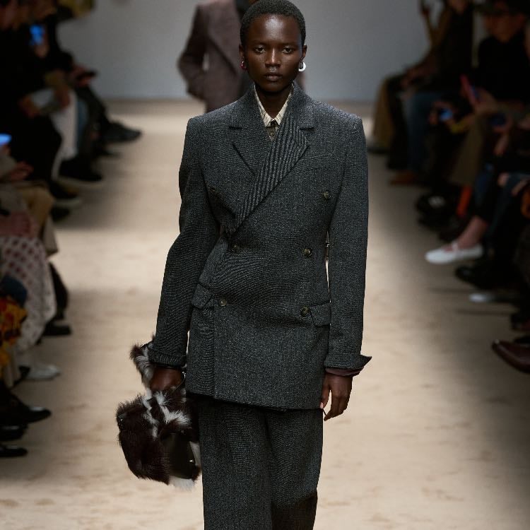 Tods, look 16.