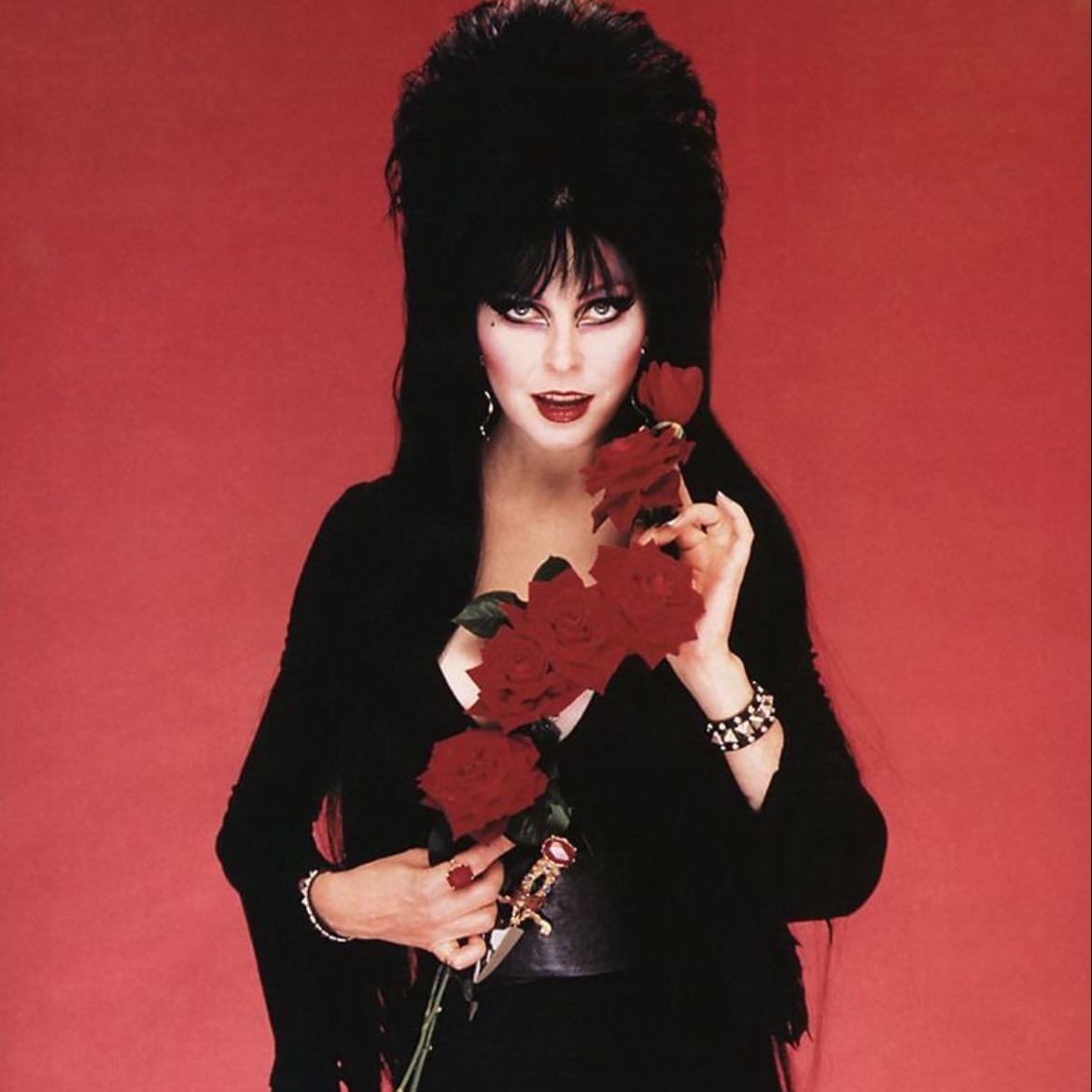 Cassandra Peterson - Elvira: Mistress of the Dark
