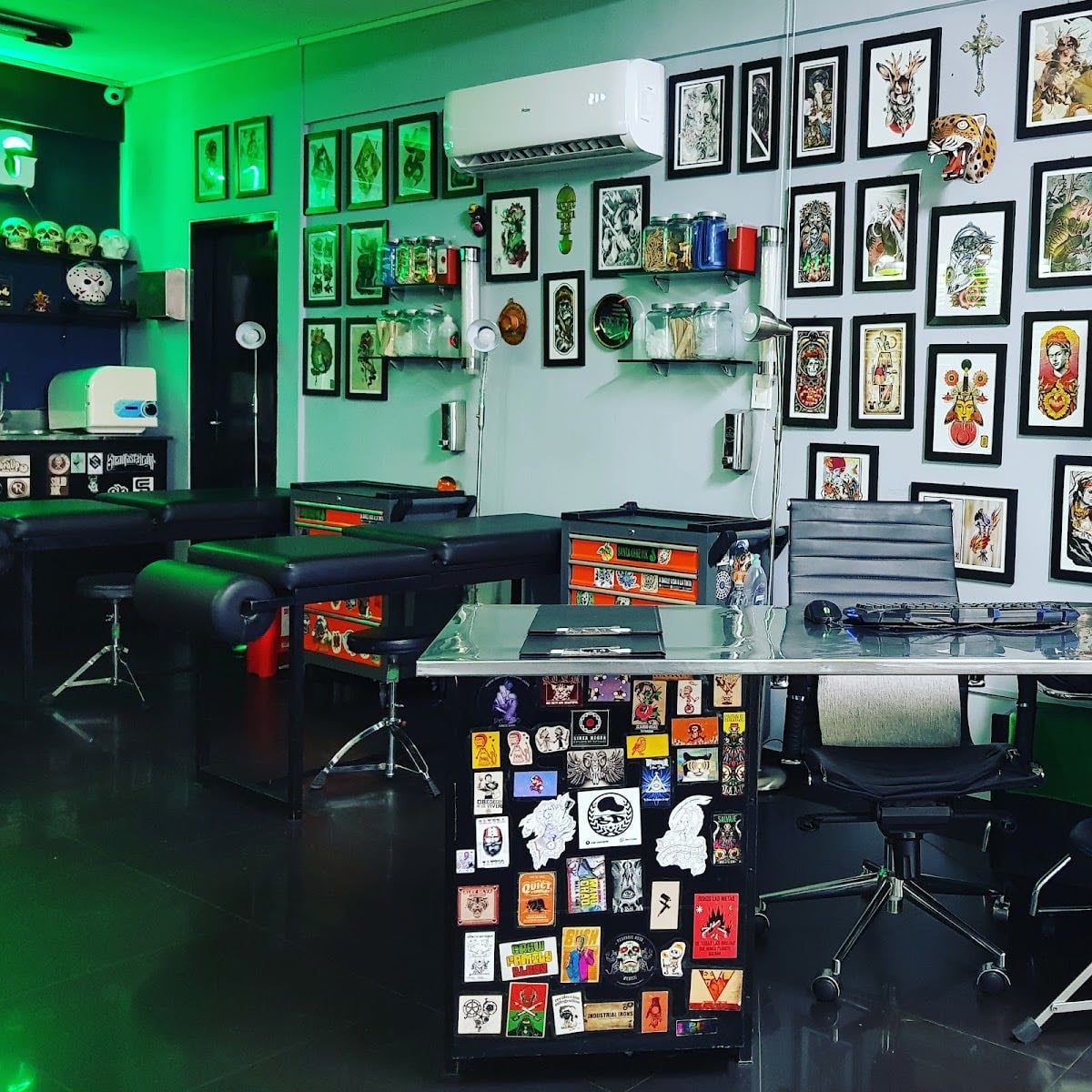 SANTA CRUZ INK TATTOO-STUDIO
