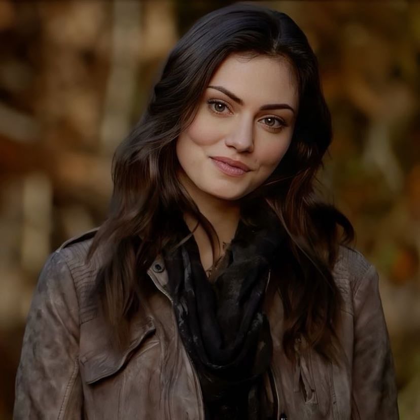 Phoebe Tonkin - Actriz/Modelo Australiana