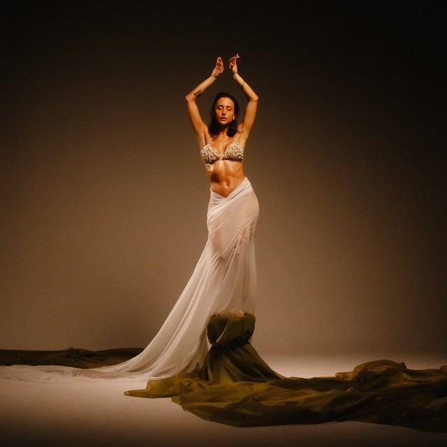 Ela - Song · Tim Bernardes