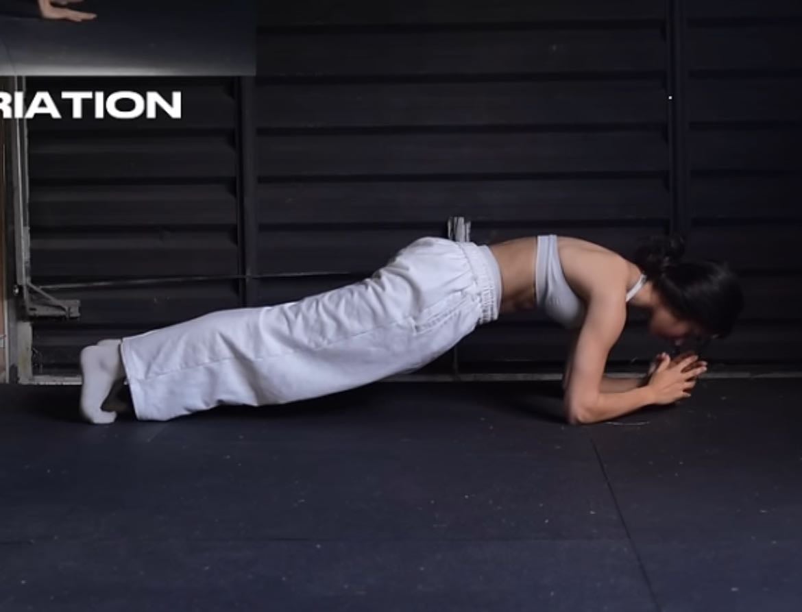 Plank - 30 seconds + rotating sides x5