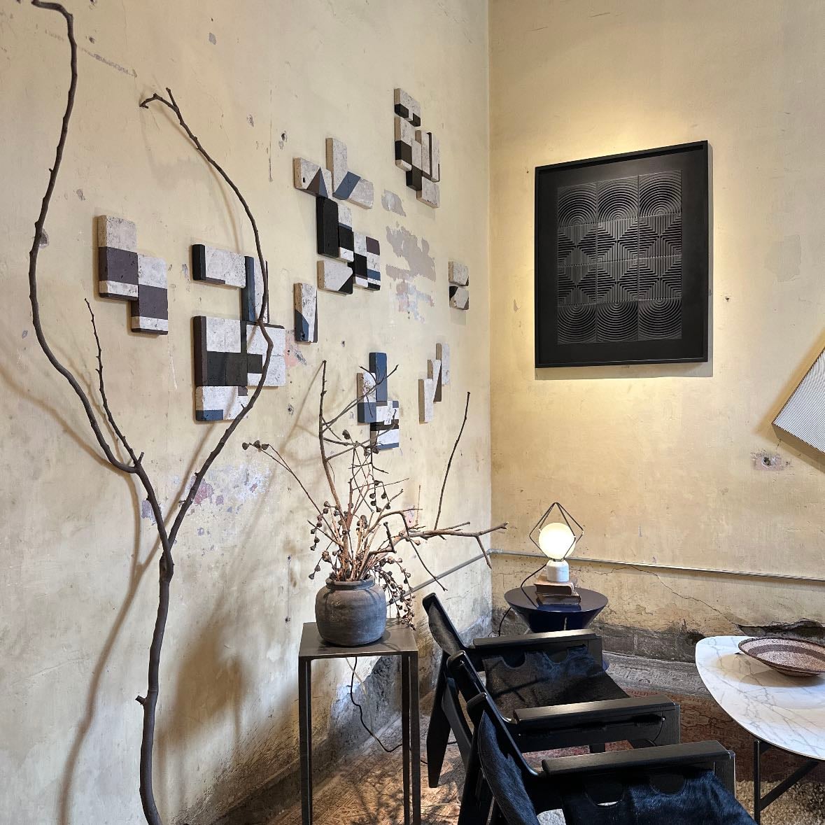 Meg Art Store - Galería de arte contemporáneo en Lima, que ofrece una selección curada de obras de artistas locales e internacionales.