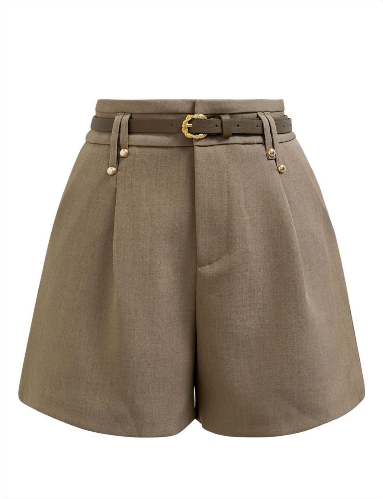 shorts largos - cafés y cinturón