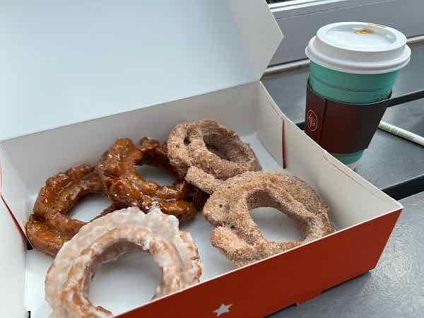 49th Parallel Café & Lucky's Doughnuts - West 4th