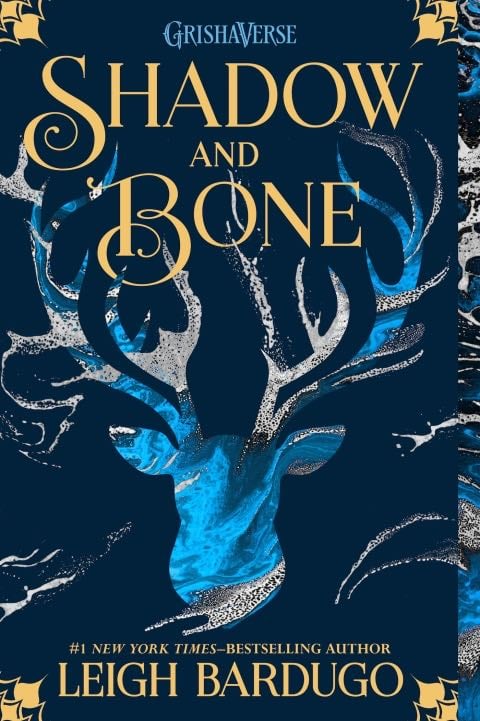 Shadow and Bone (The Shadow and Bone Trilogy Book 1) - Leigh Bardugo · 2012