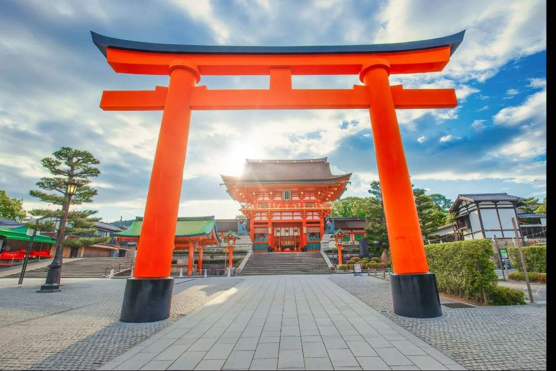 Fushimi Inari Taisha Senbon Torii (Thousands Torii Gate)