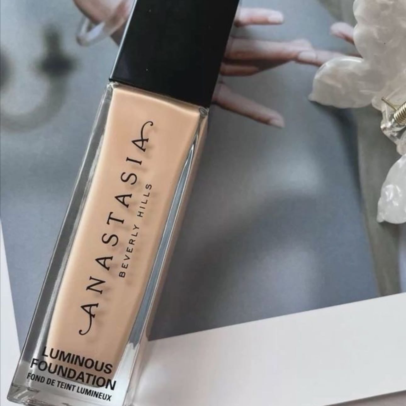 Anastasia beverly hills luminous foundation ✨