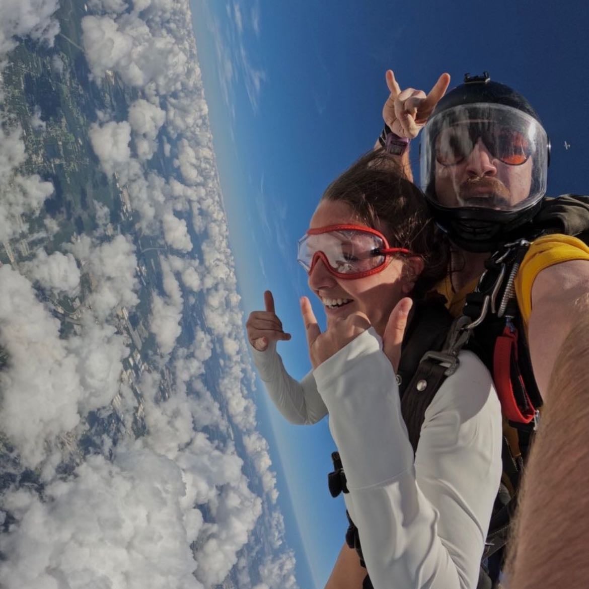 go skydiving‼️