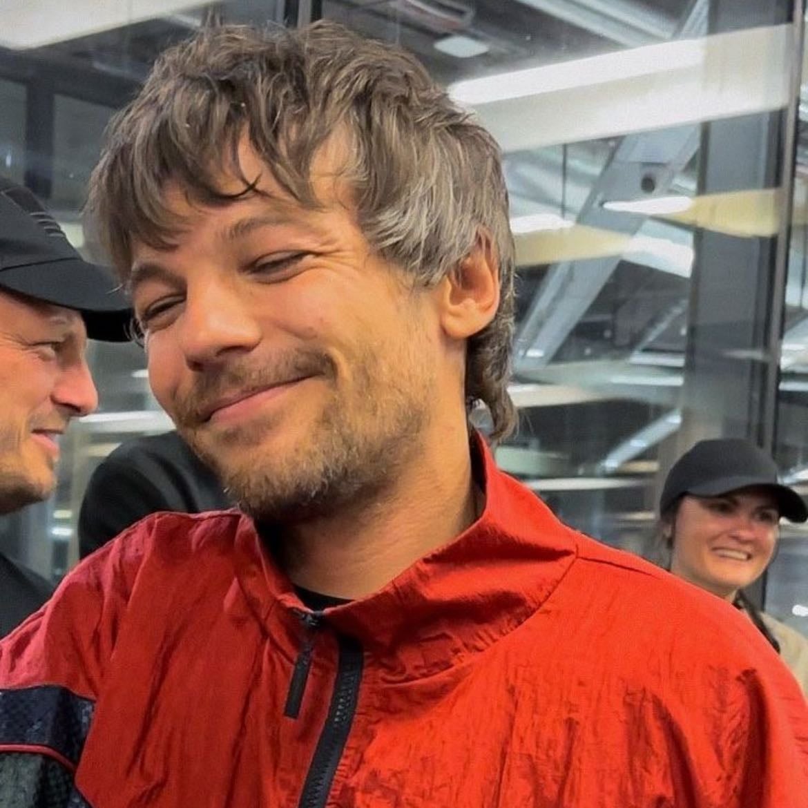 Louis Tomlinson - Artist