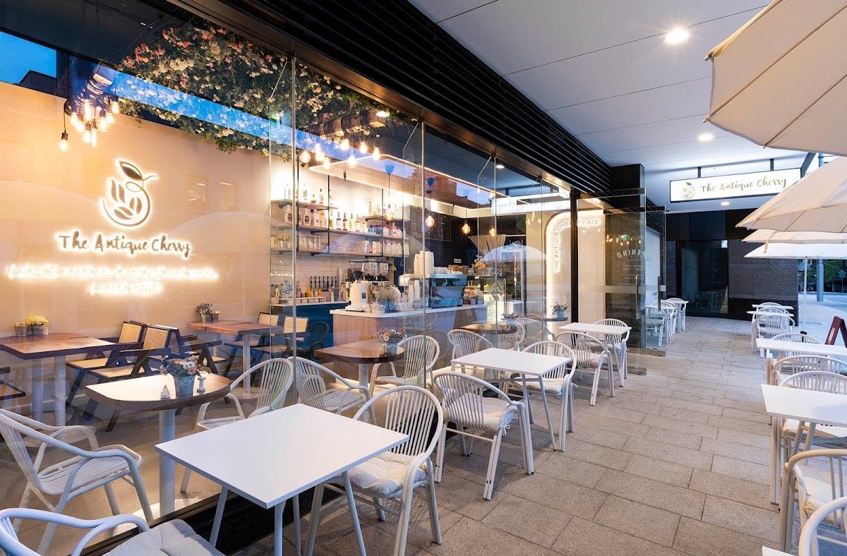 Antique Cherry Cafe