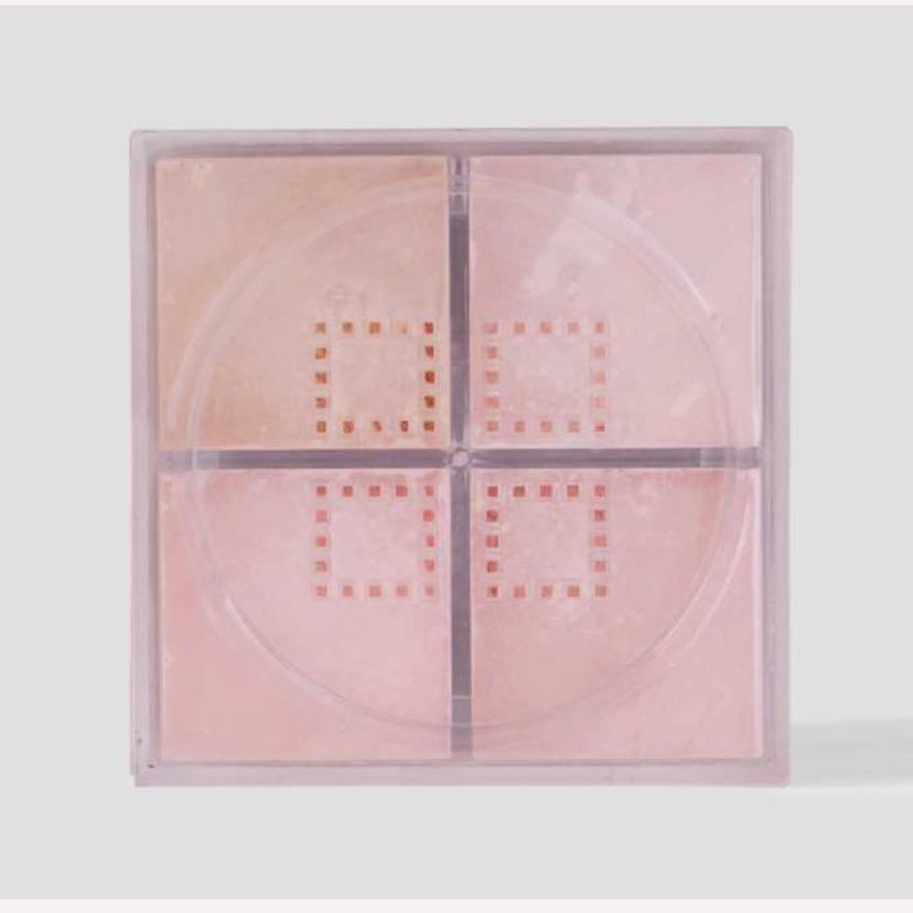 polvo suelto fijador 4 en 1 Rosy Mirage - 5.00$