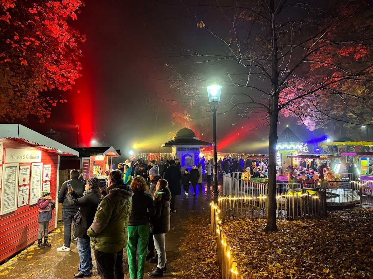 Weihnachtsmarkt im Türkenschanzpark - Mon-Fri 3-10pm; Sat-Sun 12-10pm