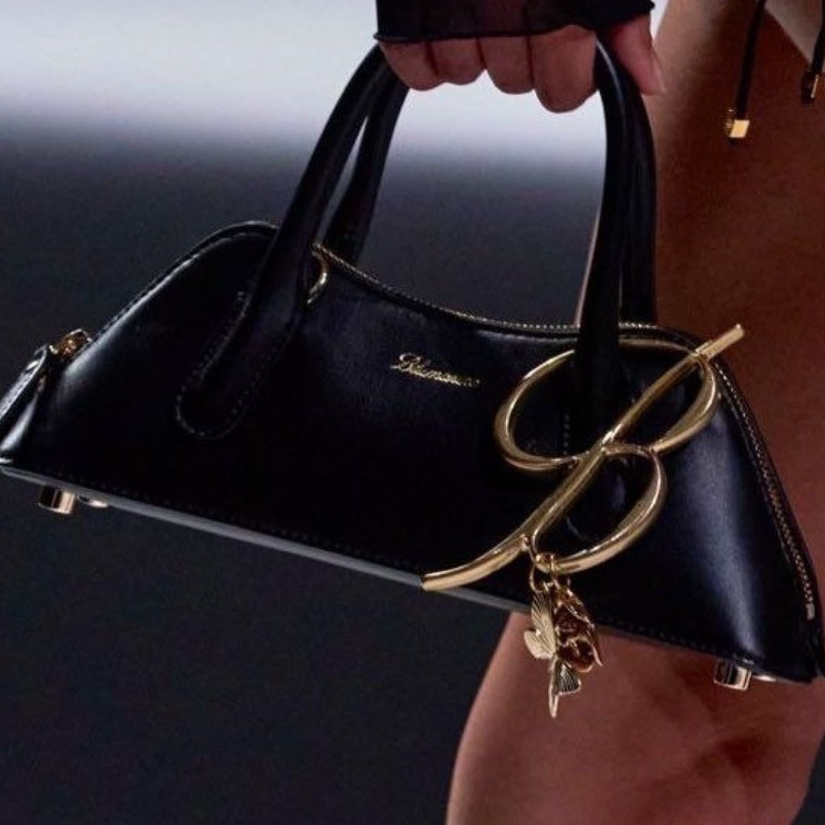 Blumarine kiss me bag