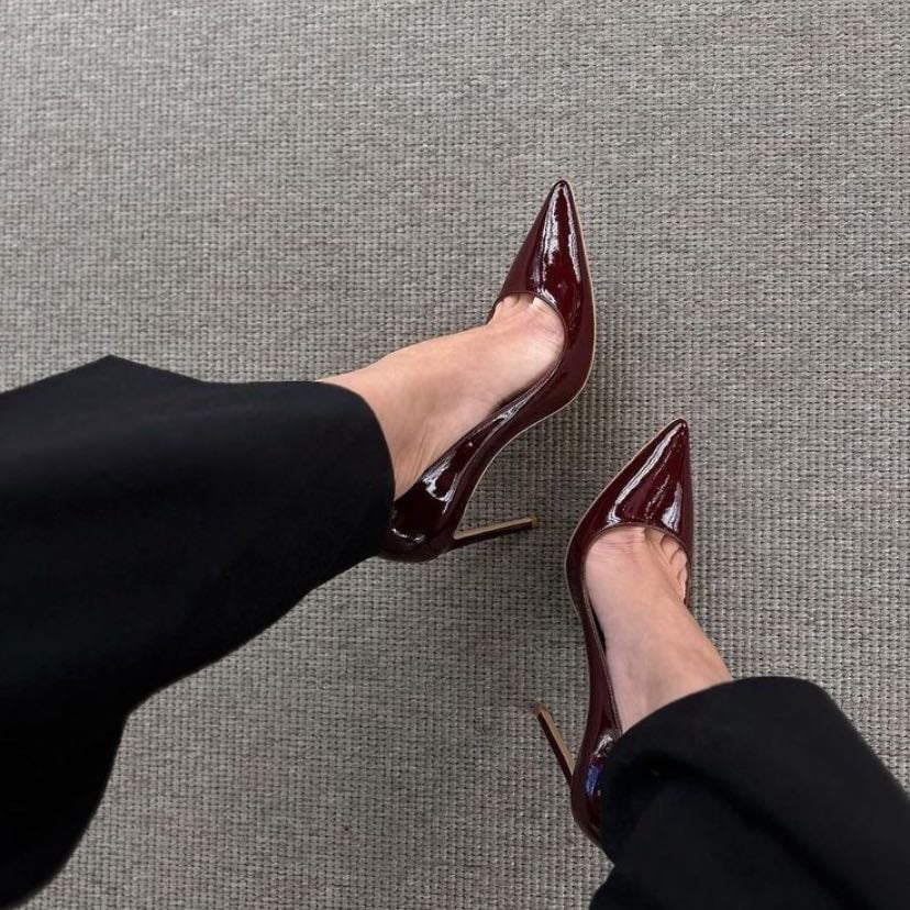 Red Shoes - Black :3