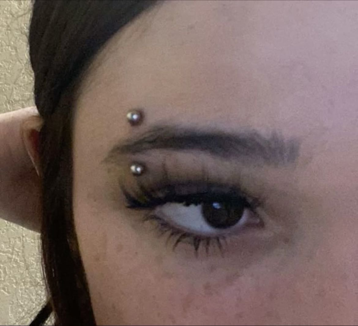 eyebrow