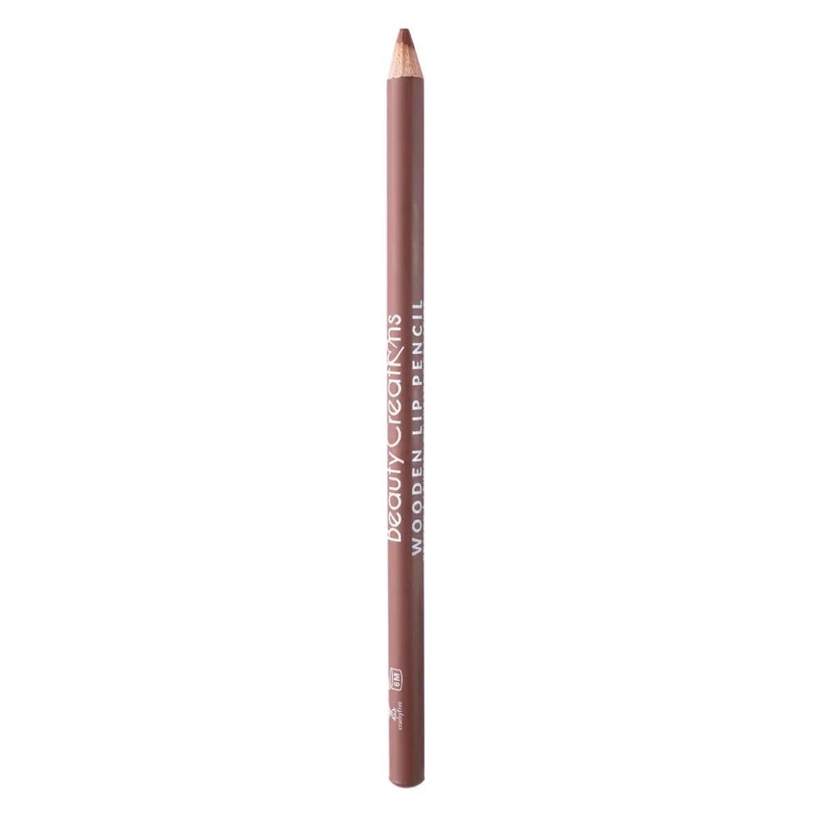 Delineador de labios. - Hora del lip combo.
Delineador café.