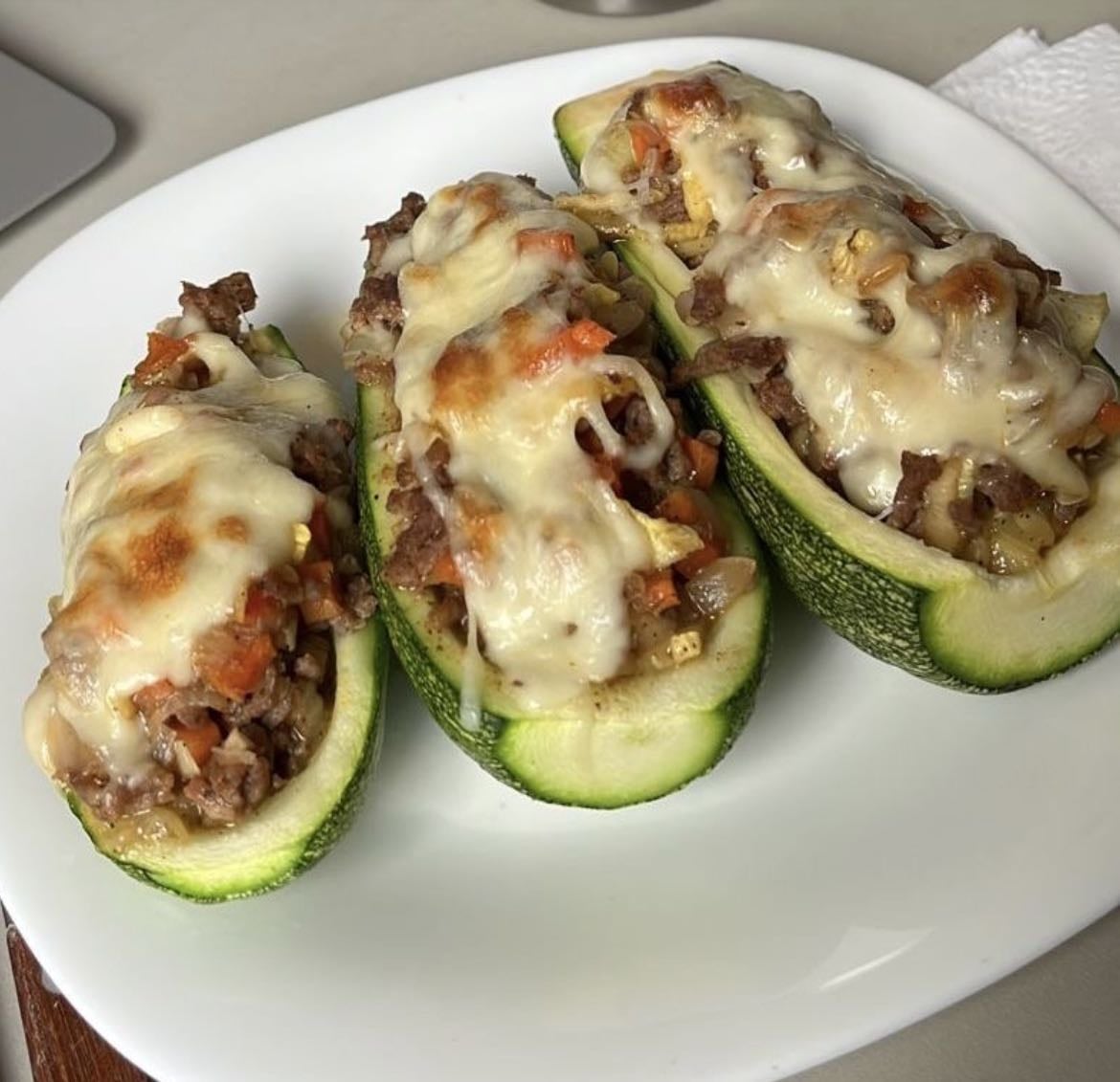 Familiar - Zapallo italiano, carne molida, zanahoria, morron, cebolla, diente de ajo, queso