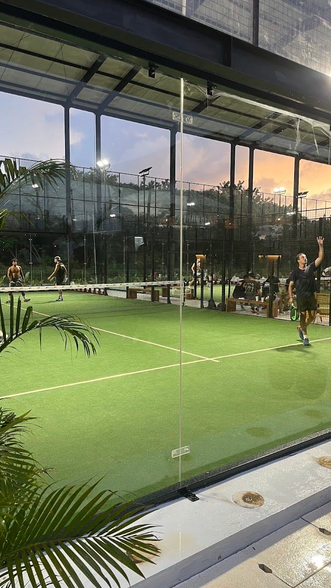 Island Padel Uluwatu - half outdoor padel courts