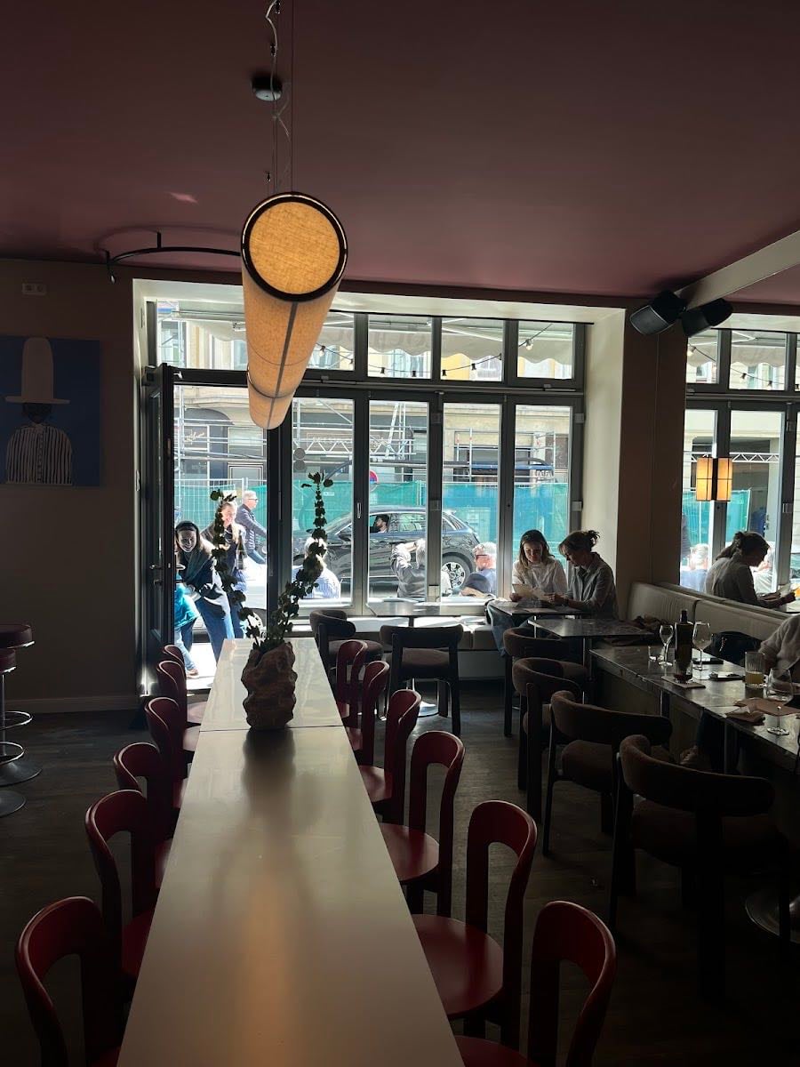 Lou Lou Tagesbar