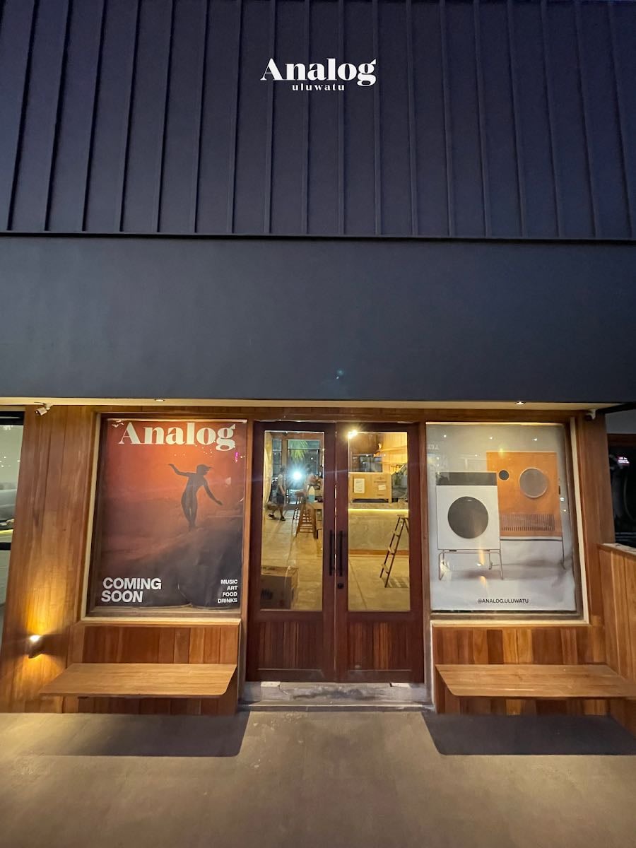 Analog - cafe, bistro, music