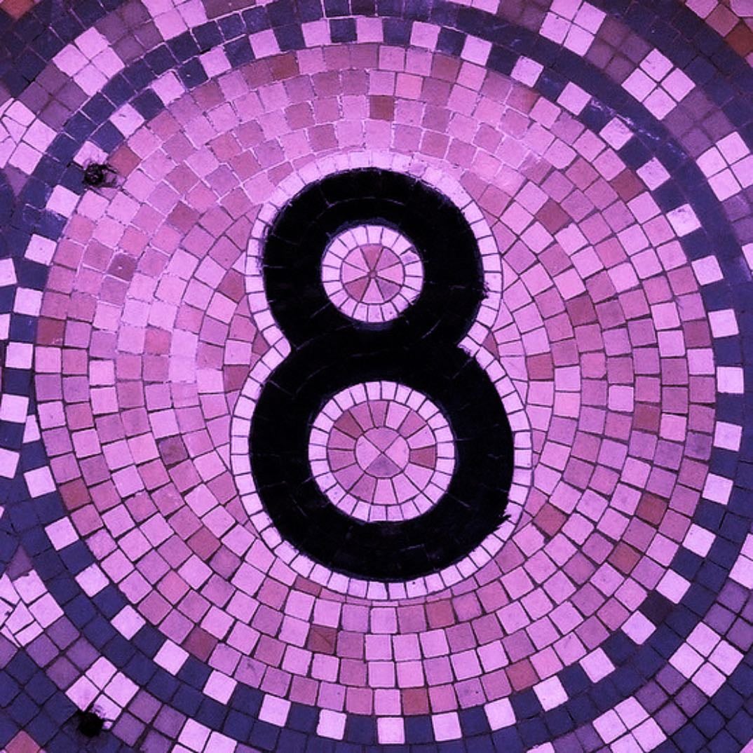 Número 8 - 888
