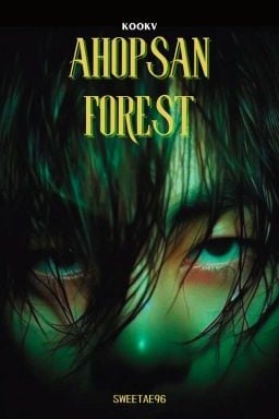 AHOPSAN FOREST - Kim Taehyung, un joven con una mente inquieta y ambiciosa, se adentra en el Bosque Ahopsan de Busan con su cámara de video, buscando crear el contenido más innovador para las plataformas digitales. En solo dos días, su misión es captar algo único y diferente, sin imaginar que el bosque le ofrecería algo mucho más allá de lo que había anticipado. Lo que empieza como una simple expedición para destacar en su trabajo se transforma en una experiencia perturbadora, donde su cámara pierde relevancia frente a una serie de sensaciones inquietantes que alteran su percepción de la realidad. En medio de este caos, se enfrenta a preguntas existenciales sobre quién era, quién fue y quién es ahora. Lo que buscaba como contenido se desvanece, y lo que queda es una obsesión, una sensación de posesión que lo consume. se encuentra con algo mucho más grande que él mismo, una revelación que lo marca de manera indeleble, más allá de la simple creación de contenido.