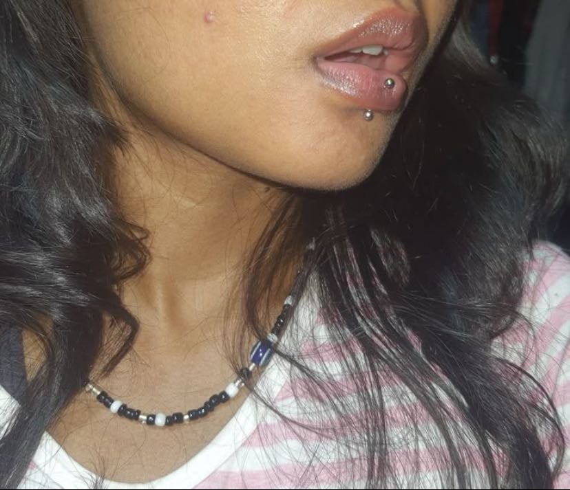 vertical labret