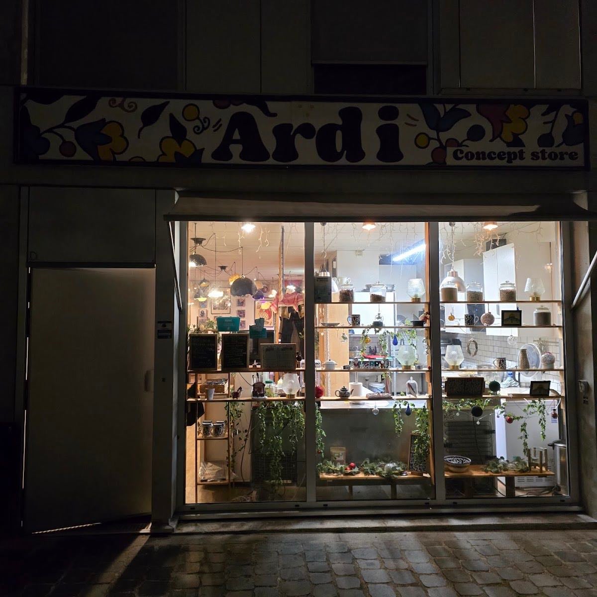Ardi Concept Store - palestinian