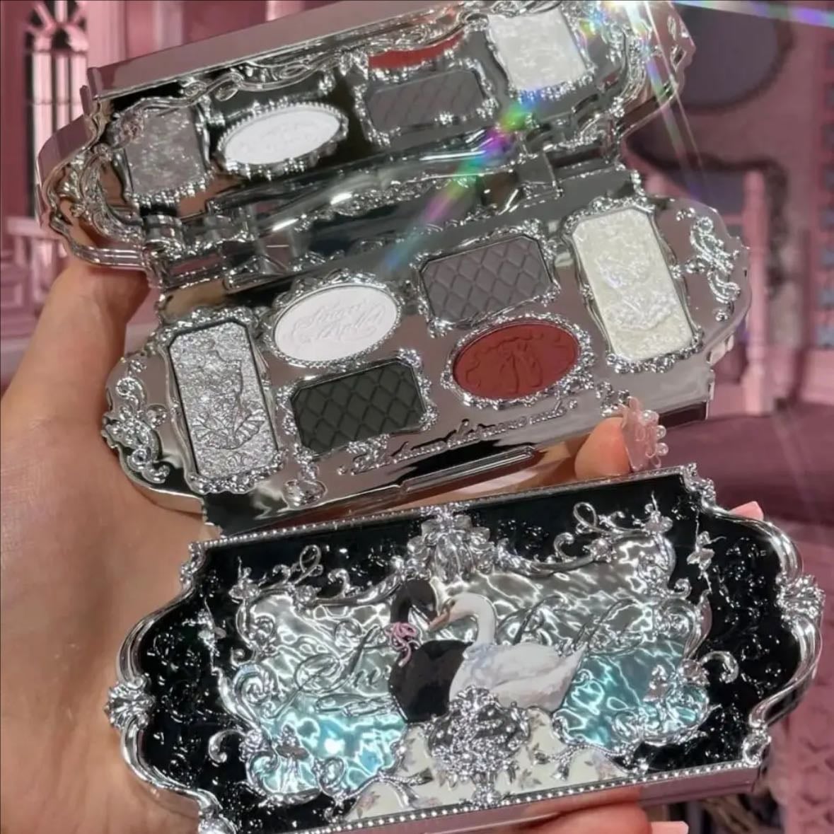 Flower knows eyeshadow palette