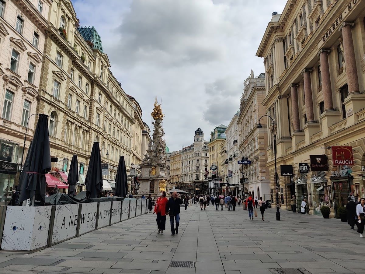 Kärntner Straße - Vienna’s famous bow