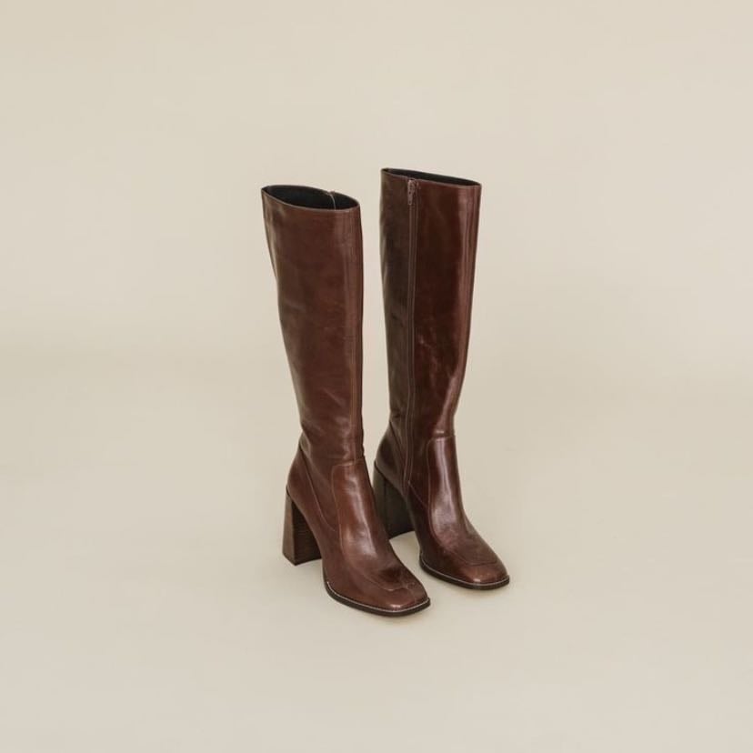 Botas Cafés/Negras largas - Super trendy en estas fechas