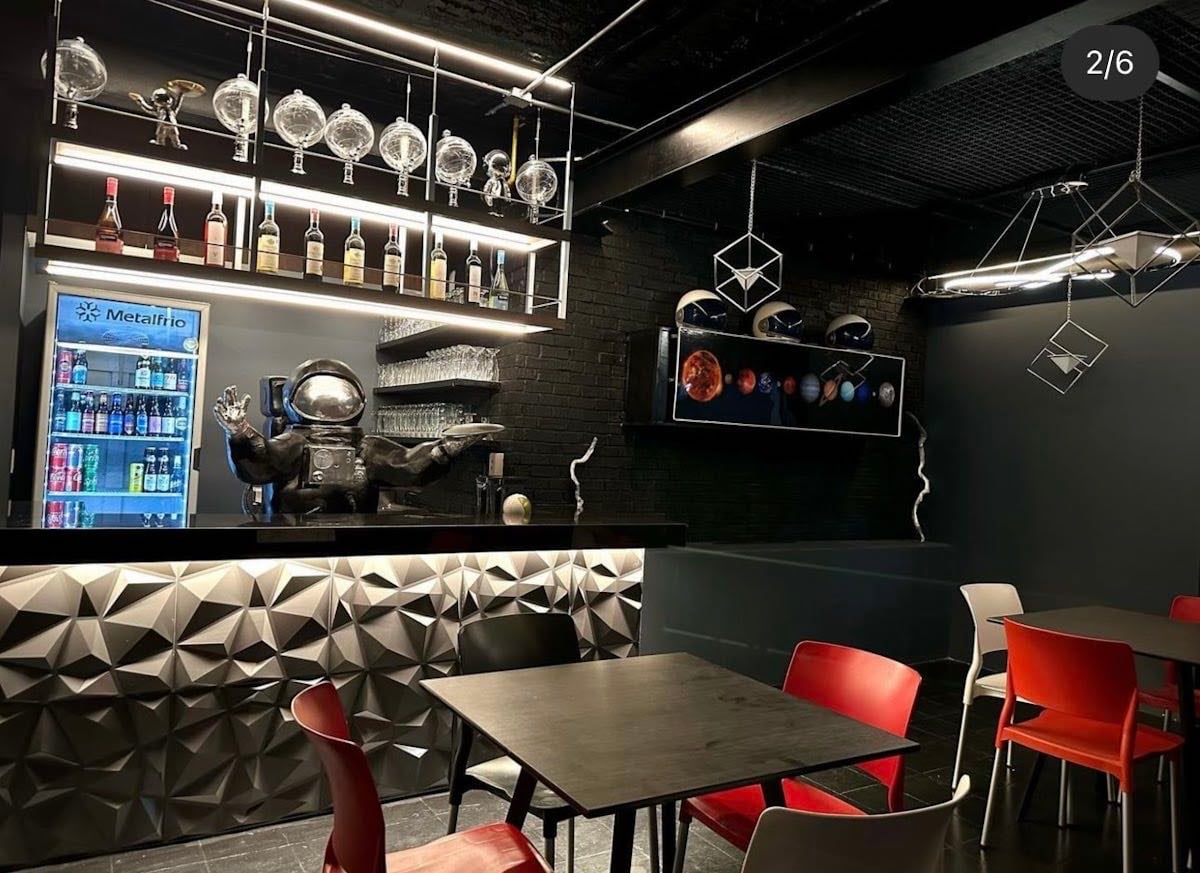 Hyper Restaurante Espacial