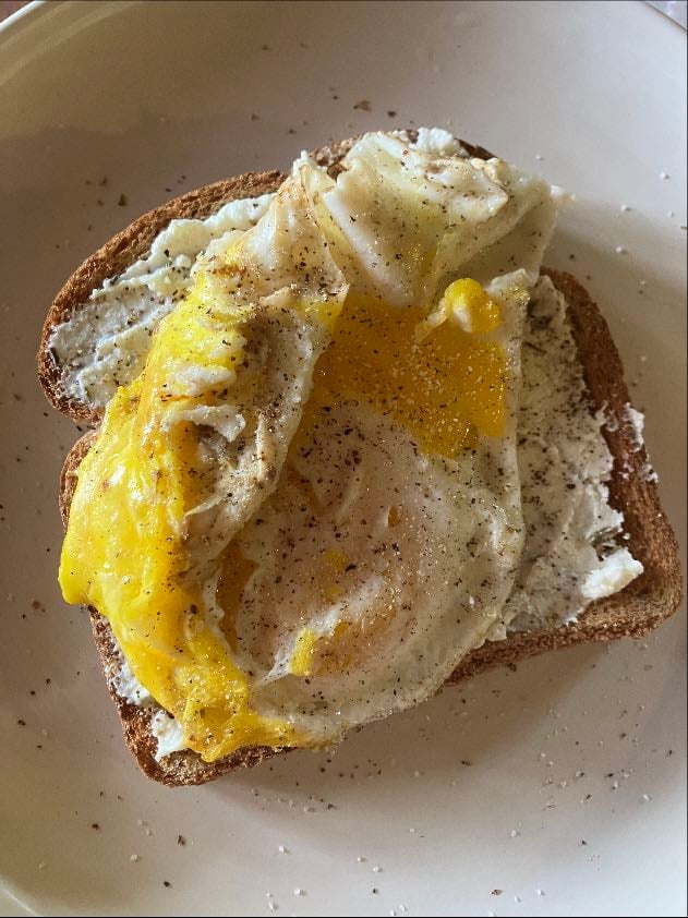 toast w egg & soft herbed cheese