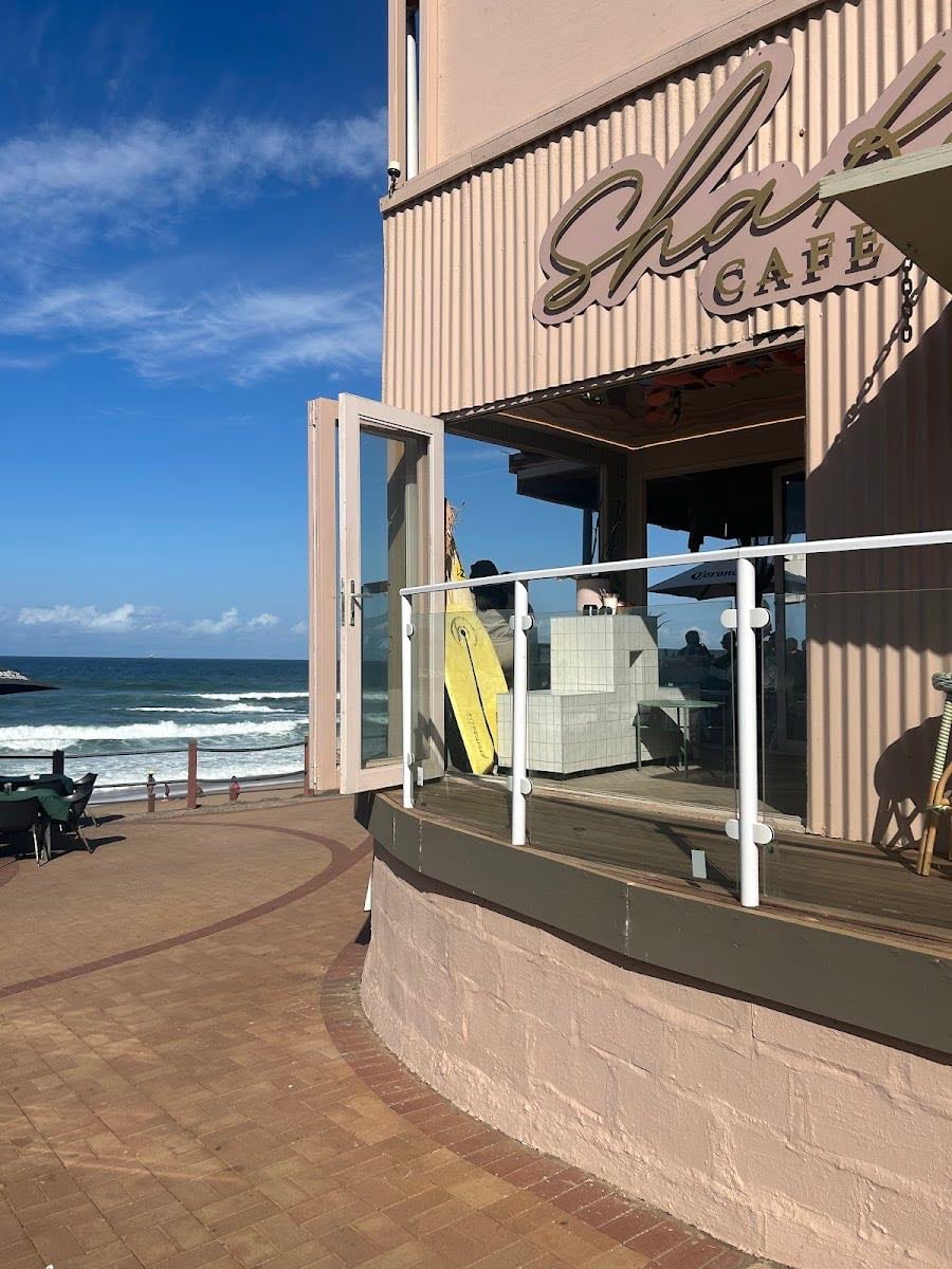 Shakas Cafe - coffee date