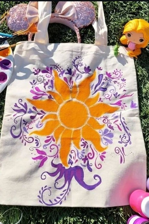 Painting tote bags - Be creative!