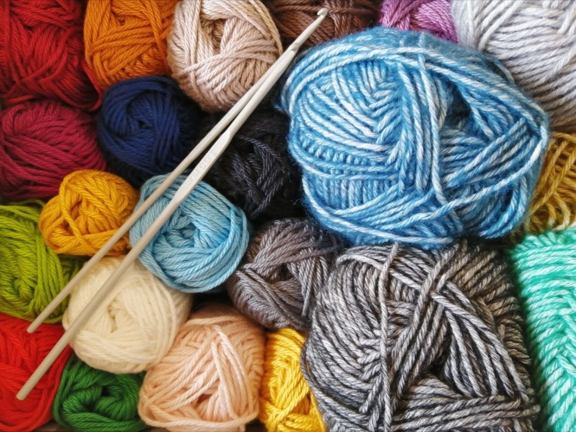 practice a hobby (knitting, gardening)