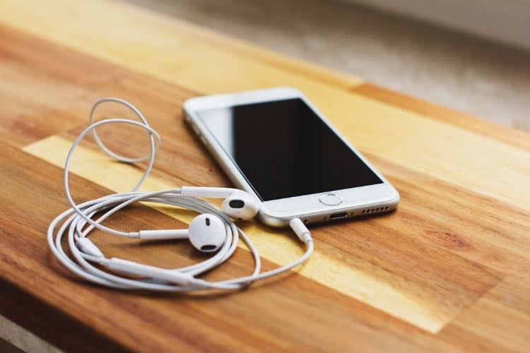 listen to music without scrolling