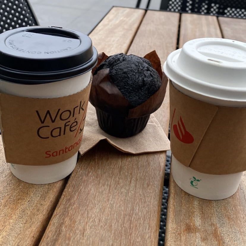Work/Café Santander - Es genial para hacer reuniones y estudiar con un café. Tienen varias opciones frías