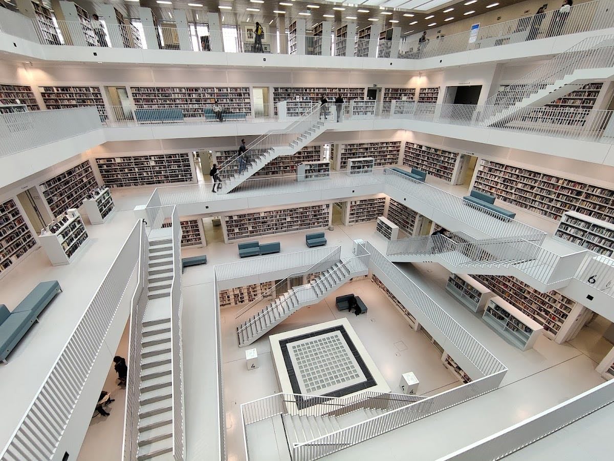 Biblioteca civica di Stoccarda - 📍Alemania