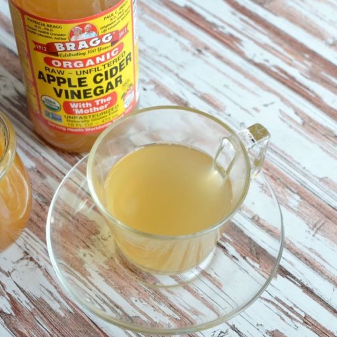 Drink Apple Cider Vinegar on an Empty Stomach - Start your day with a tablespoon of apple cider vinegar diluted in a glass of water. It promotes digestion and balances stomach acidity, reducing gas and bloating.